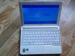 Samsung N130. 1,6����, ��� 2048 ��, ���� 160���, WiFi, ����������� �� 4��. ����