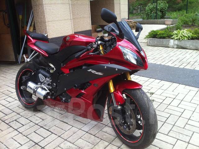 Красный Ямаха r6