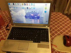 Samsung R530. 15.6", ��� 3072 ��, ���� 250 ��, WiFi