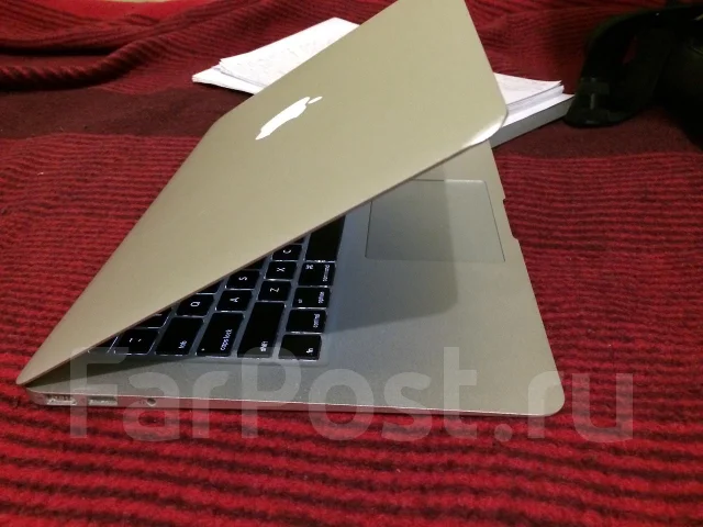 Apple MacBook Air 13 2011 Mid MC965. 1,7����, ��� 4 ��, ���� 128���, WiFi: 1, Bluetooth: 1, ����������� �� 5��. ����