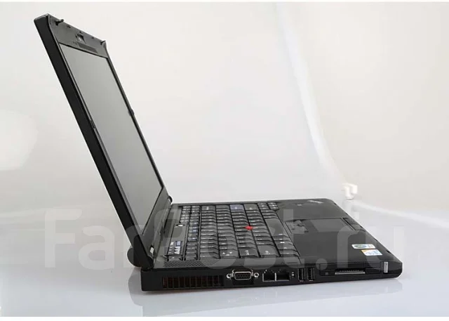 Lenovo ThinkPad T400. 2,4����, ��� 2048 ��, ���� 160���, WiFi: 1, Bluetooth: 1, ����������� �� 2��. ����