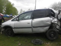 Subaru Traviq ����
