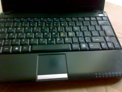 MSI Wind U100. 1,6����, ��� 1024 ��, ���� 160���, WiFi, Bluetooth, ����������� �� 4��. ����