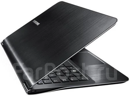 Samsung 900X3A. 1 600����, ��� 4 ��, ���� 128���, WiFi: 1, Bluetooth: 1, ����������� �� 7��. ����