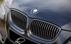 Эмблема багажника. BMW
