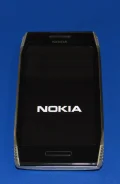 Nokia X7-00. �/�