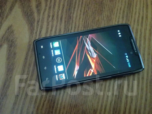 Motorola RAZR MAXX ����