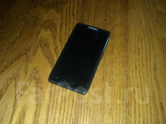 Motorola RAZR MAXX ����