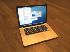 Apple MacBook Pro 15 2010 Mid. 2,4����, ��� 4 ��, ���� 320���, WiFi, Bluetooth, ����������� �� 4��. ����