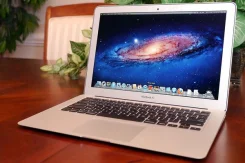 Apple MacBook Air 13 2012 Mid. 1,8����, ��� 4 ��, ���� 256���, WiFi, Bluetooth, ����������� �� 8��. ����
