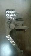Замок капота. Mitsubishi Delica Space Gear, PD4W, PF8W, PC5W, PD5V, PD6W, PF6W, PD8W, PA3V, PA4W, PB5W, PA5W, PB5V, PB6W, PA5V, PE8W Mitsubishi Delica...