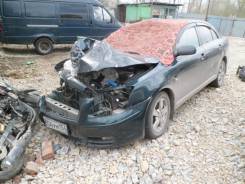 Toyota Avensis. AZT250