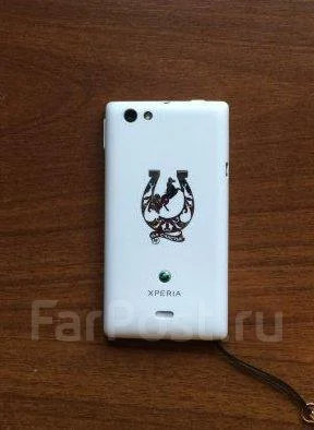 Sony Xperia miro ����