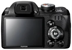 Fujifilm FinePix S4000. 15 - 19.9 ��, ���: 14� � ����� ����