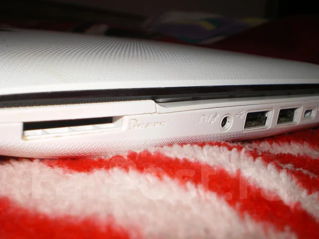 ASUS Eee PC 1011CX. 1,6����, ��� 2048 ��, ���� 320���, WiFi: 1, Bluetooth: 1, ����������� �� 4��. ����