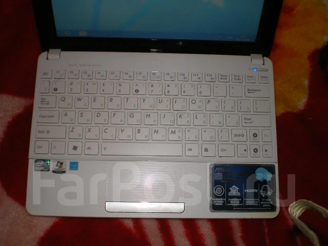 ASUS Eee PC 1011CX. 1,6����, ��� 2048 ��, ���� 320���, WiFi: 1, Bluetooth: 1, ����������� �� 4��. ����