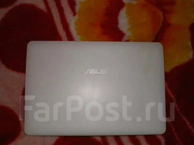 ASUS Eee PC 1011CX. 1,6����, ��� 2048 ��, ���� 320���, WiFi: 1, Bluetooth: 1, ����������� �� 4��. ����