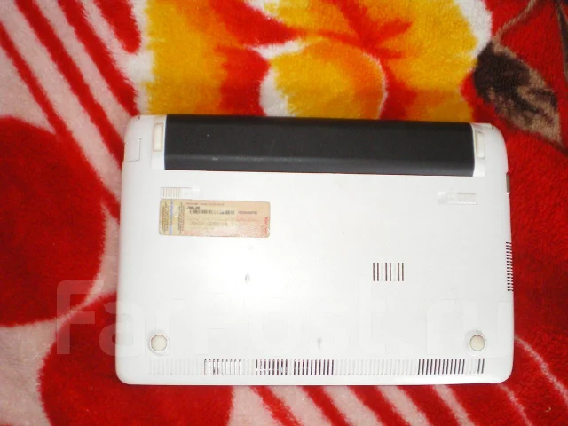 ASUS Eee PC 1011CX. 1,6����, ��� 2048 ��, ���� 320���, WiFi: 1, Bluetooth: 1, ����������� �� 4��. ����