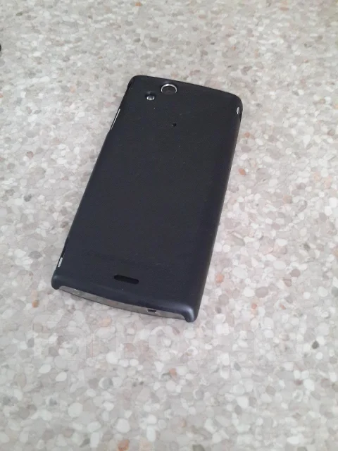 Sony Ericsson Xperia arc S. �/� ����