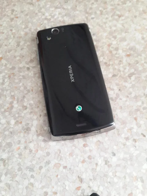 Sony Ericsson Xperia arc S. �/� ����