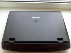 Asus ROG G73Jw. 17.3", 1,7����, ��� 8 ��, ���� 150���, WiFi: 1, Bluetooth: 1, ����������� �� 1��. ����