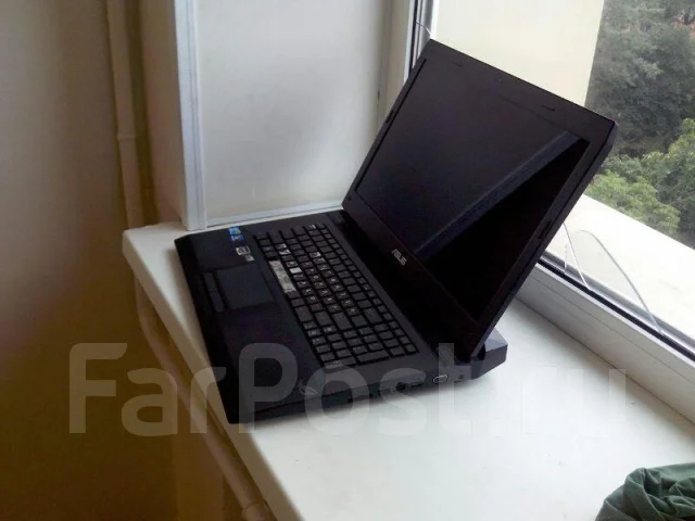 Asus ROG G73Jw. 17.3", 1,7����, ��� 8 ��, ���� 150���, WiFi: 1, Bluetooth: 1, ����������� �� 1��. ����
