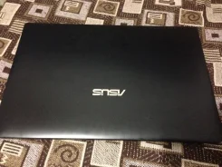 ASUS X501U. 1,7����, ��� 2048 ��, ���� 320���, WiFi, Bluetooth, ����������� �� 2��. ����