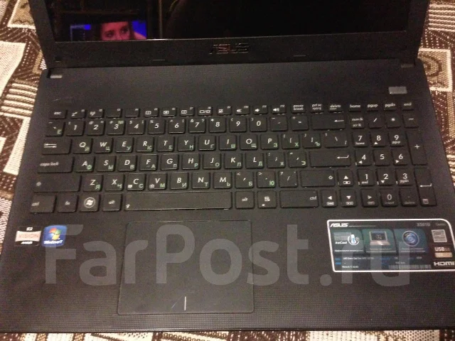 ASUS X501U. 1,7����, ��� 2048 ��, ���� 320���, WiFi: 1, Bluetooth: 1, ����������� �� 2��. ����