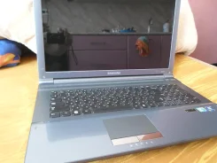 Samsung RC710. 2,6����, ��� 4 ��, ���� 500���, WiFi: 1, Bluetooth: 1, ����������� �� 2��. ����
