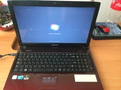Samsung R580. 2,4����, ���� 4���, WiFi: 1, Bluetooth: 1, ����������� �� 2��. ����