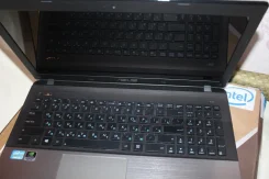 Asus K55VJ. 2,4����, ��� 4 ��, ���� 500���, WiFi: 1, Bluetooth: 1, ����������� �� 5��. ����