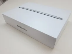 Apple MacBook Pro 13 2013 Late ME865 with Retina display. 2,4����, ��� 8 ��, ���� 256���, WiFi, Bluetooth, ����������� �� 9��. ����
