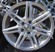 Vossen. 6.5x15, 5x100.00, ET35, ЦО 73,1 мм.
