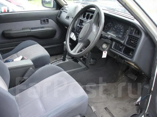 Mazda Proceed Marvie. UVL6R, WLT ����