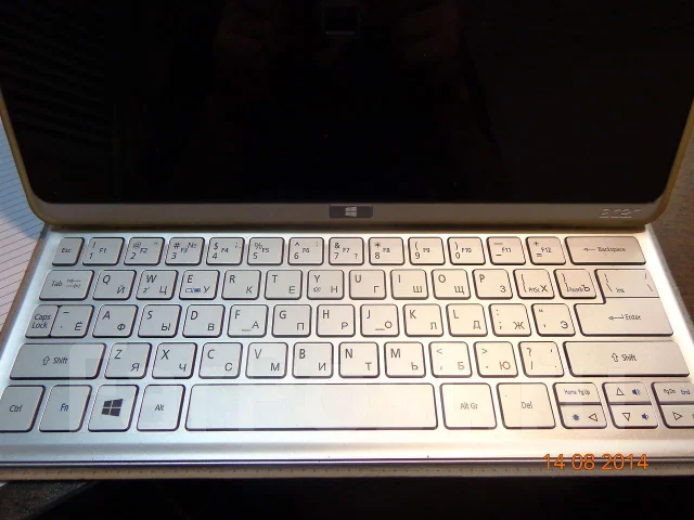 Acer Iconia. 1,5����, ��� 4 ��, ���� 64���, WiFi: 1, Bluetooth: 1, ����������� �� 8��. ����