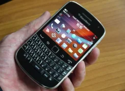 BlackBerry Bold 9900 ����
