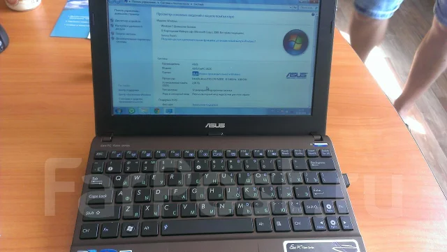 ASUS Eee PC 1025C. 1,8����, ��� 2048 ��, ���� 320���, WiFi: 1, Bluetooth: 1, ����������� �� 10��. ����