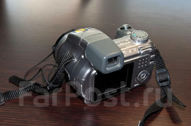 Sony Cyber-shot DSC-H2 ����