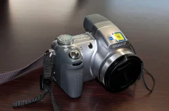 Sony Cyber-shot DSC-H2 ����