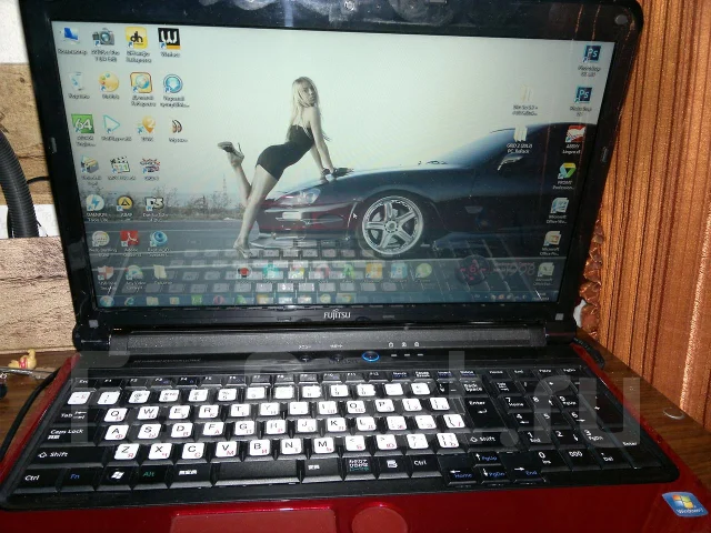 Fujitsu. 213����, ��� 4 ��, ���� 500���, ����������� �� 5��. ����