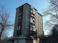 Собственник сдаёт помещение в районе Школьной. 11 кв. м., улица Героев Хасана 16, р-н Борисенко. Дом снаружи