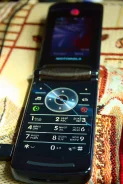 Motorola RAZR2 V8. �/� ����