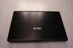 Asus Eee PC 1018P. 1,6����, ��� 2048 ��, ���� 250���, WiFi, Bluetooth, ����������� �� 8��.