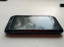 Nokia E7. �/� ����