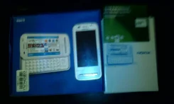 Nokia C6-00. �/�