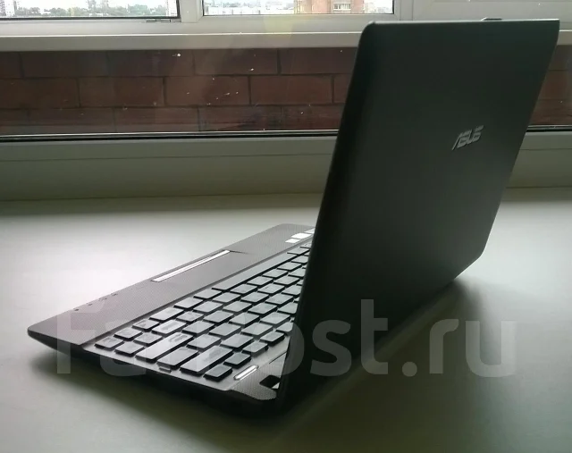 Asus Eee PC X101CH. 1,6����, ��� 1024 ��, ���� 320���, WiFi: 1, Bluetooth: 1, ����������� �� 4��. ����