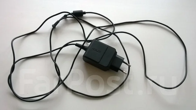 Asus Eee PC X101CH. 1,6����, ��� 1024 ��, ���� 320���, WiFi: 1, Bluetooth: 1, ����������� �� 4��. ����