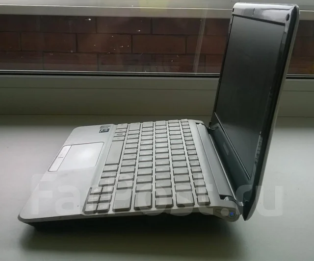 Asus Eee PC X101CH. 1,6����, ��� 1024 ��, ���� 320���, ����������� �� 4��. ����