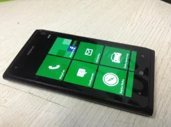 Nokia Lumia 900. �/�