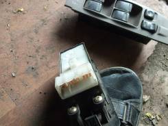 Кнопка стеклоподъемника. Subaru Forester, SF5